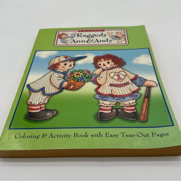 Raggedy Ann & Andy Coloring & Activity Book-SIMON & SCHUSTER 2003 New - Picture 1 of 6